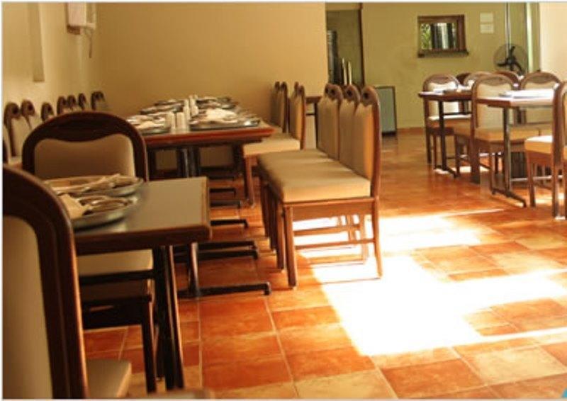 Hotel Dudawat Αχμπανταμπάντ Εξωτερικό φωτογραφία